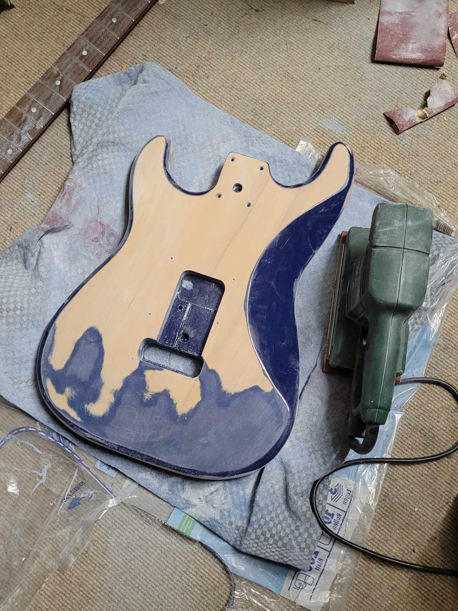 Lightweight Little '59 Strat: sanding process