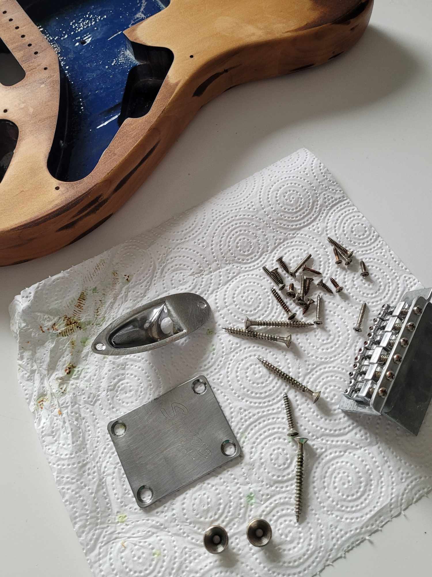 Lightweight Little '59 Strat: metal parts in worn look