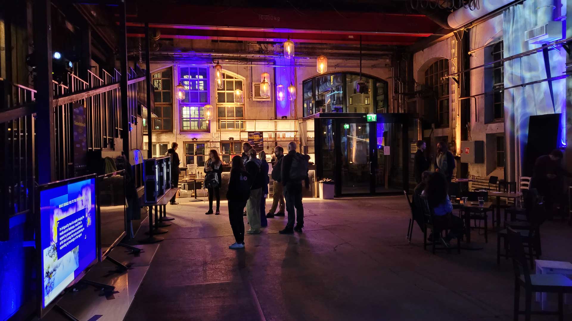 Total of lighting in entrance hall